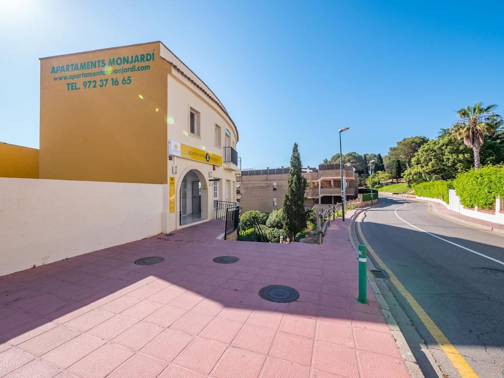 Apartaments Ar Enjoy Monjardi Lloret de Mar Exterior photo